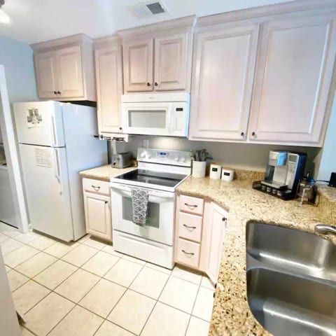 Fully equipped kitchen for all of your meals