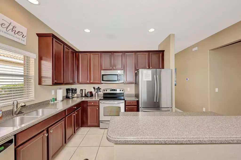 waterfront-pool-home-w-golf-membership-near-beach/
