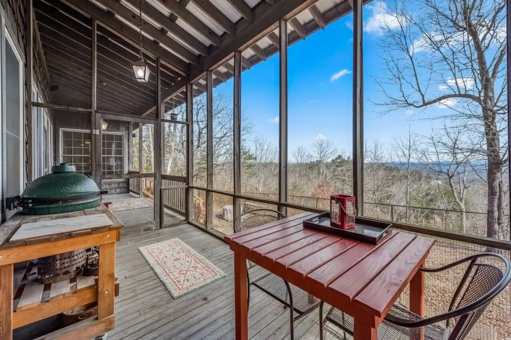 Green Egg BBQ station with all the views :) - Canyon Hideaway Cottage - Mentone