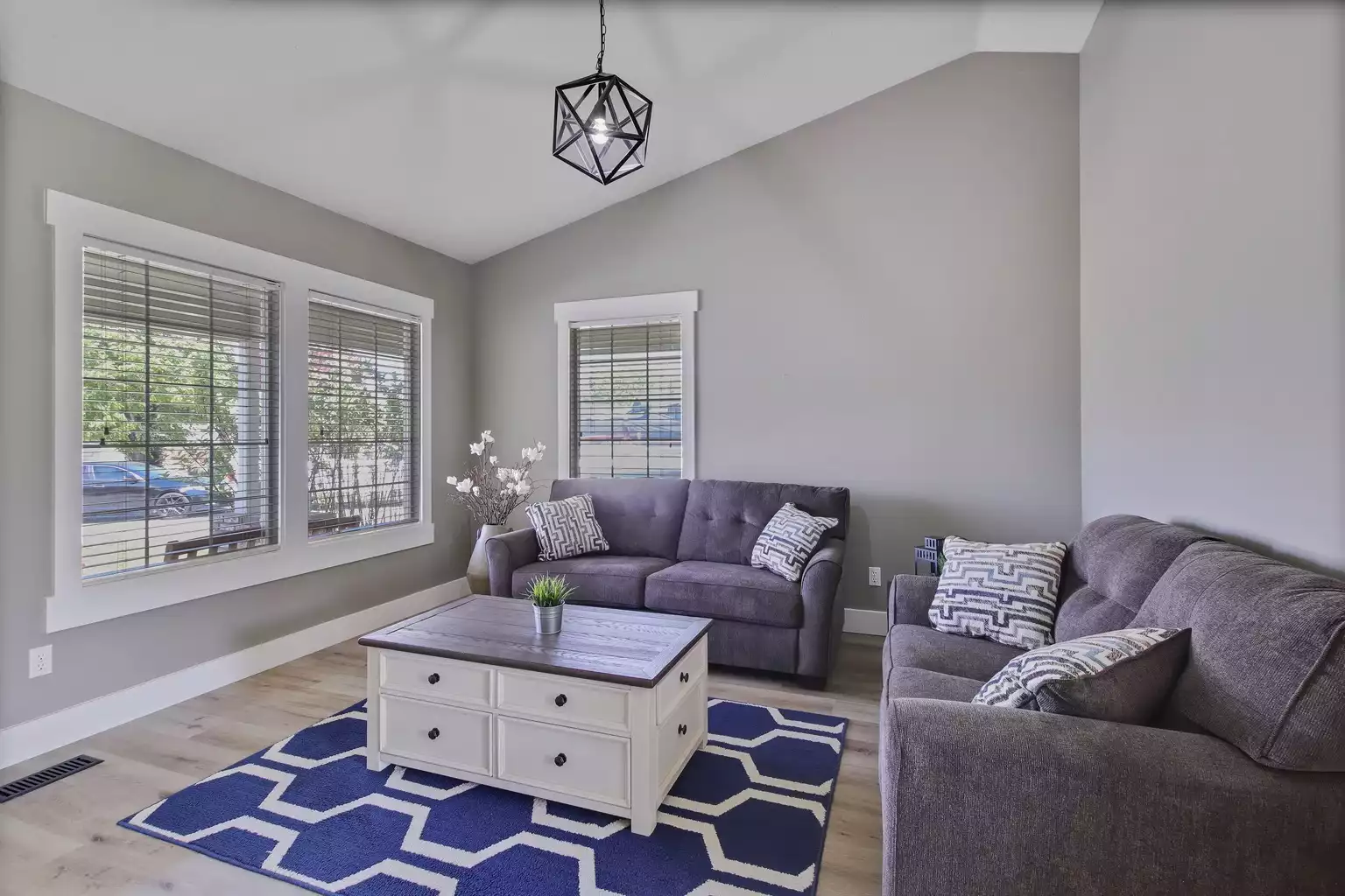 revamped-gem-in-the-heart-of-nampa-unwind-in-style/