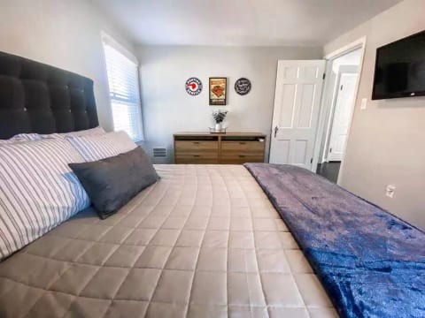 Spacious home in Royal Oak near Beaumont