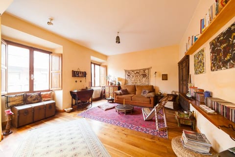 Charming Colosseum apartment