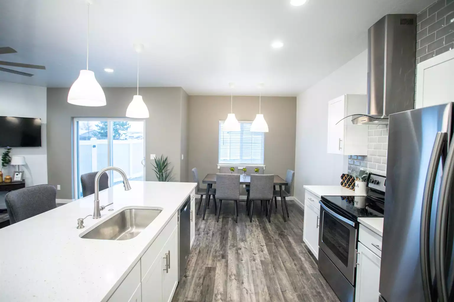 modern-and-luxurious-private-3-bedroom-home/