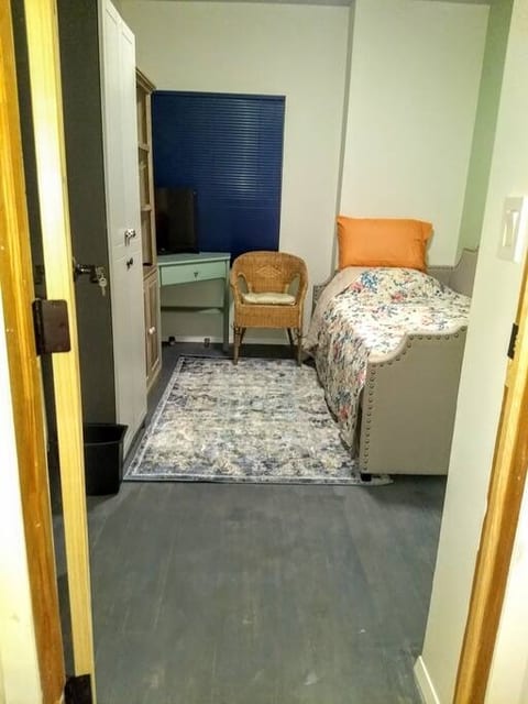 Bedroom with two single beds.
