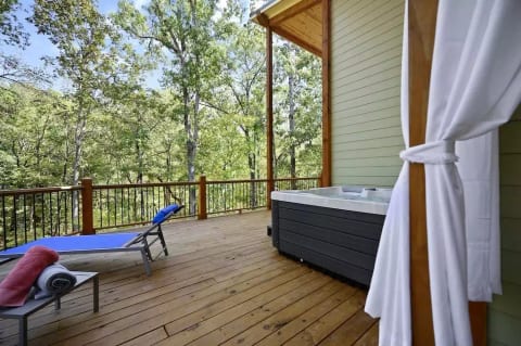 Hot tub with a view...need I say more