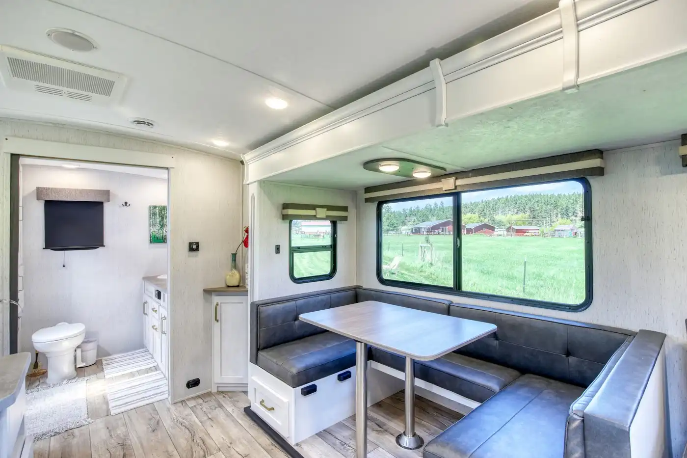 Dove Getaway: King-Bed Views Near-Trails Perfect - Nemo Dove Getaway: King-Bed Views Near-Trails Perfect - Nemo