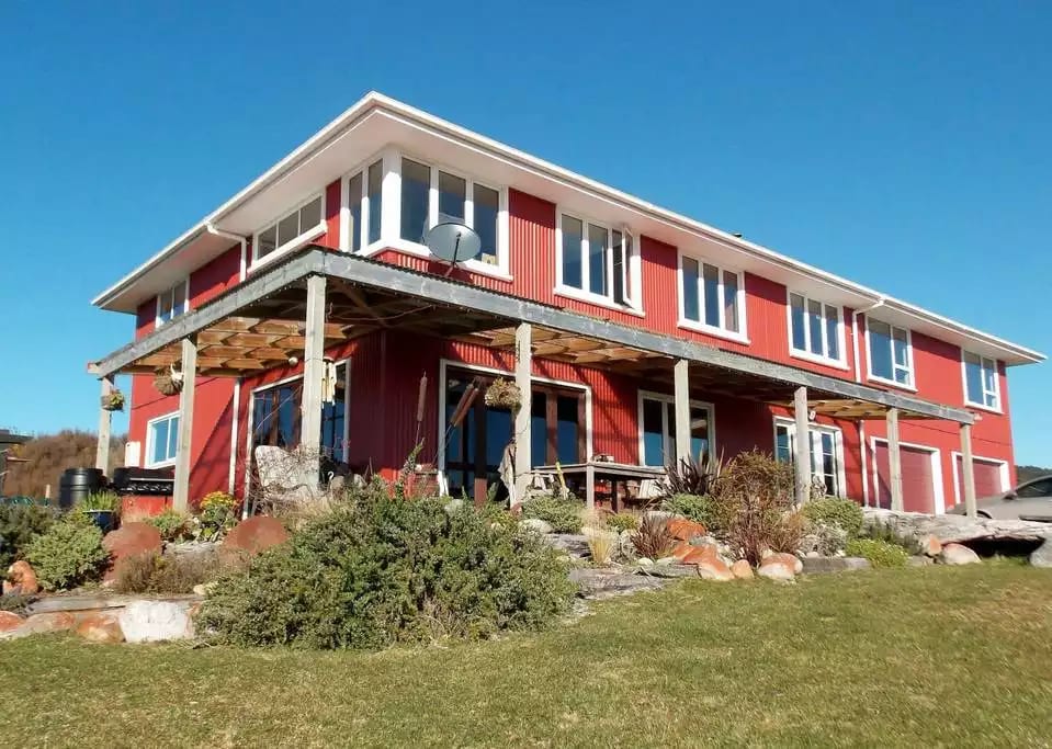 The farmhouse. "The most beautiful and interesting place I have stayed yet. Super peaceful, homely and fancy at the same time." Hamiora.