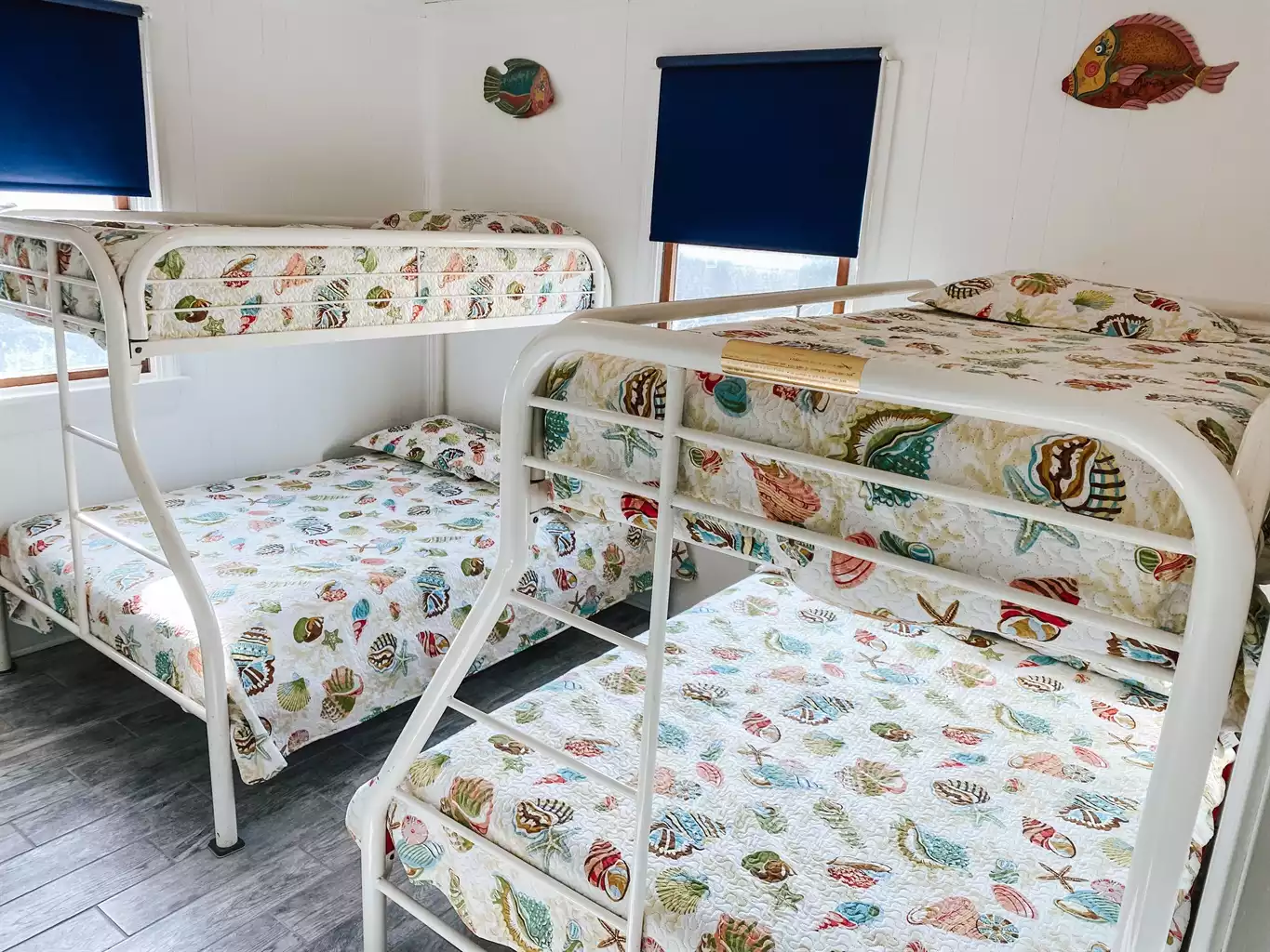 Back Bunk Bedroom with 2 pyramid bunks (twin over double) with TV. Back Bunk Bedroom with 2 pyramid bunks (twin over double) with TV. - Ye Scurvy Sea Dog - Nags Head
