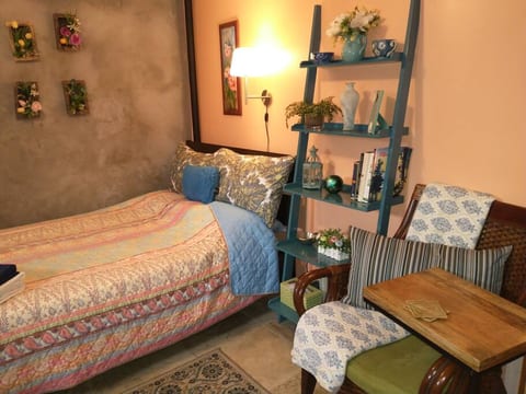 Cozy two bedroom vacation rental in Queens
