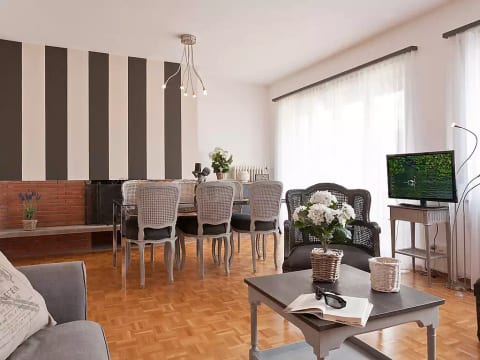 Large Suite