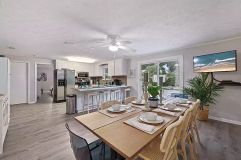 Osprey: Family Friendly Beach Retreat Heated Pool By Mayo