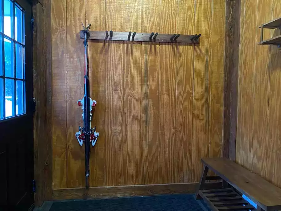 Newly added ski rack Newly added ski rack - Cozy chalet w/ cool game room, fast internet, A/C - Lexington