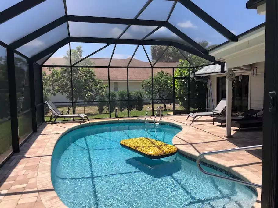 Enjoy your privat pool space