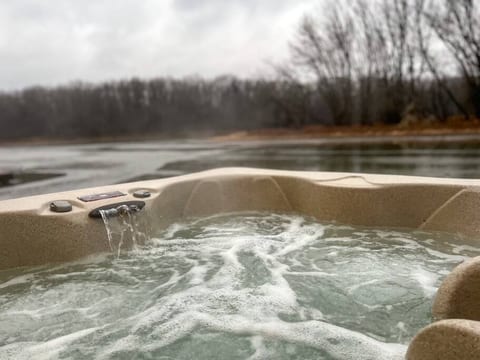 Custom Floating Suite-HOT TUB!