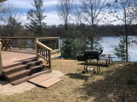 Long Lake Escape- Private lakefront cabin