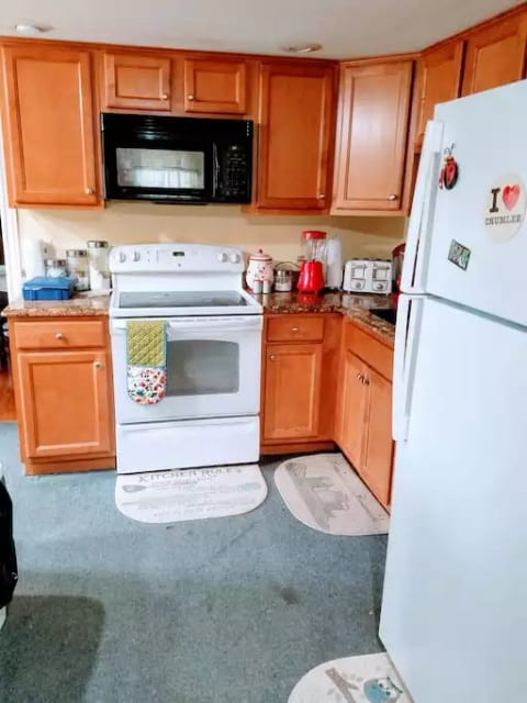 Whole house--access to Entire Lehigh Valley!