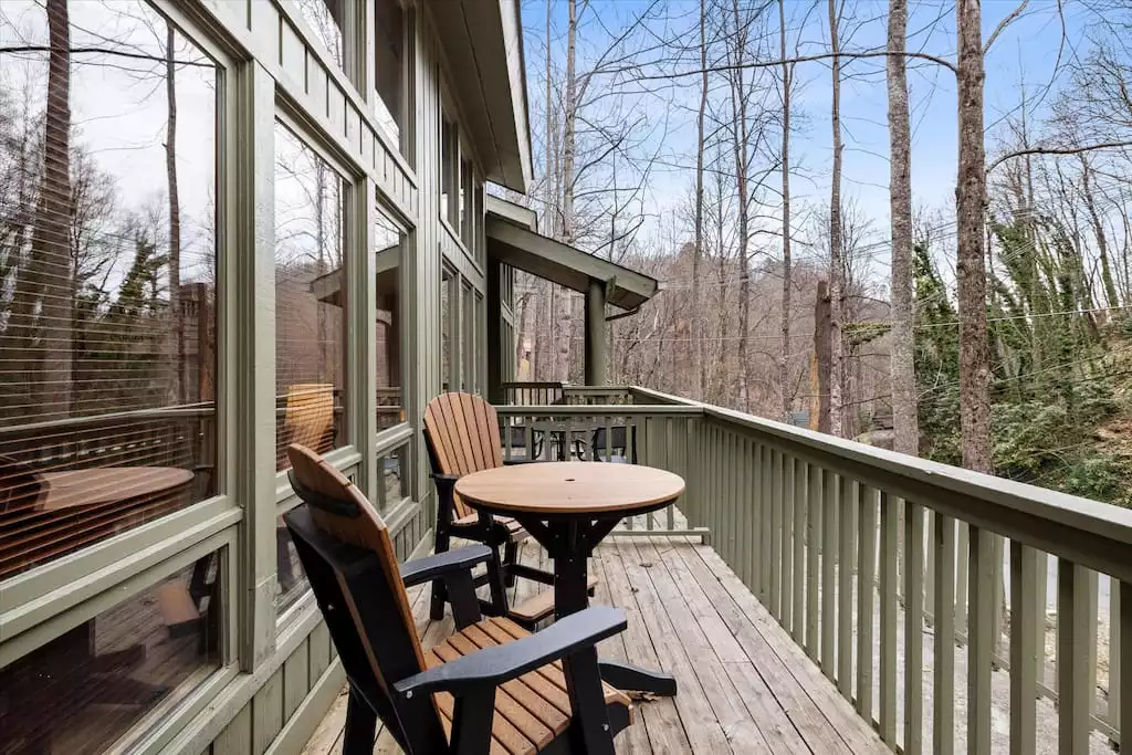 Sip your morning coffee from the front deck overlooking Buckberry Creek.