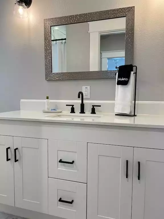 Stunning downtown Lavaca home by Convention Center