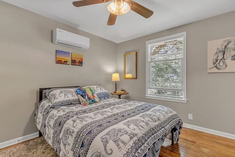 Bedroom image 1