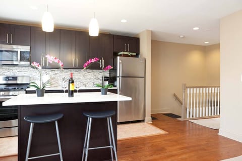 Family Friendly Near Subway Astoria-NYC Home Share