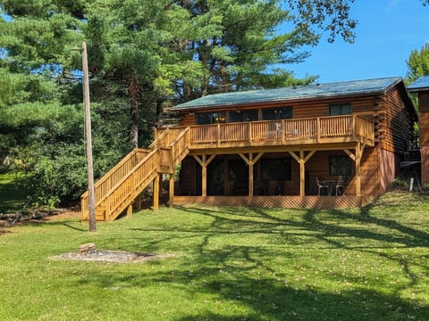 Lake Cabin w/ King Bed & Fire Pit near Dells, Ski