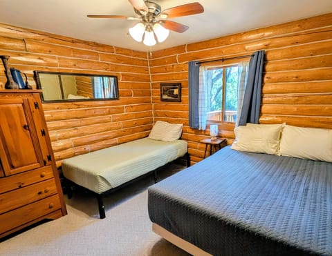 Lake Cabin w/ King Bed & Fire Pit near Dells, Ski