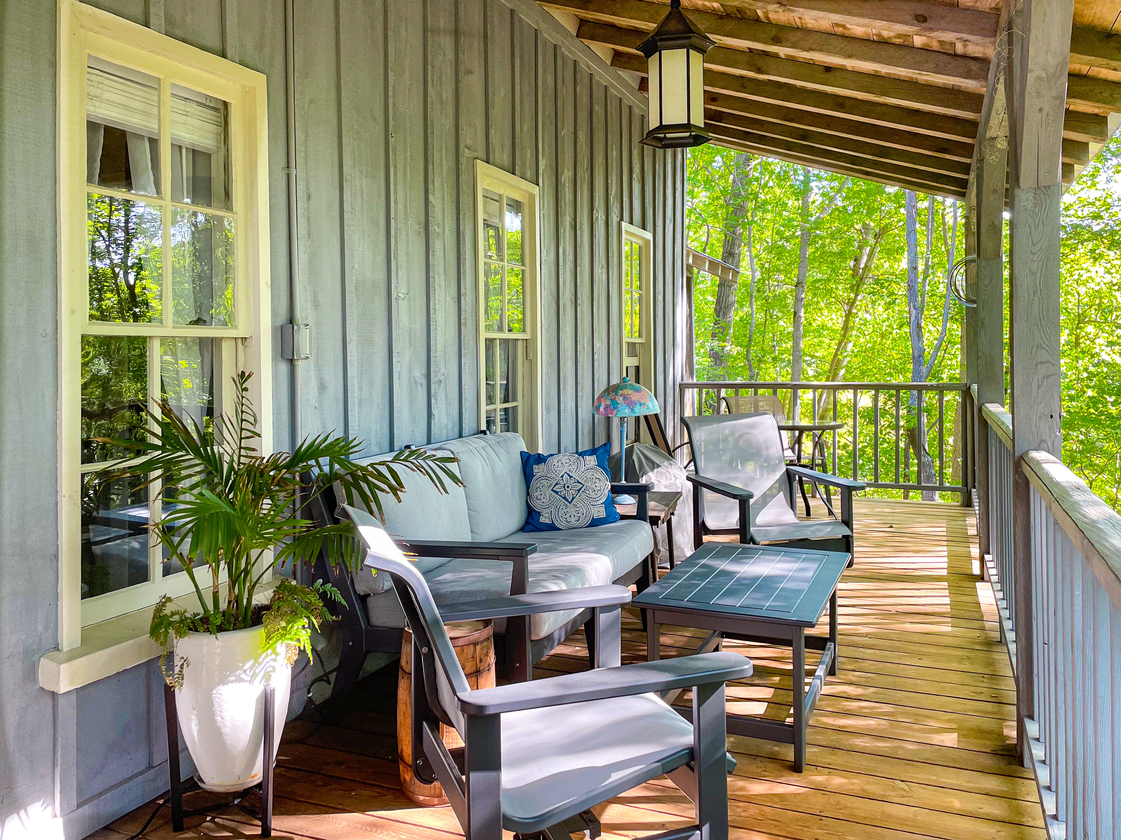 The Schoolhouse Cottage: Historical & Dog-friendly