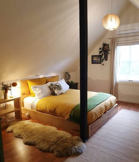 Spacious Queen room upstairs