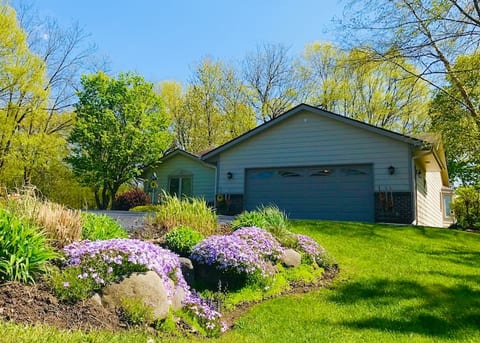 * Traveler's Sanctuary 2 br/2ba, unit sf-home