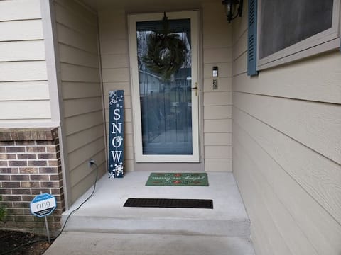 * Traveler's Sanctuary 2 br/2ba, unit sf-home