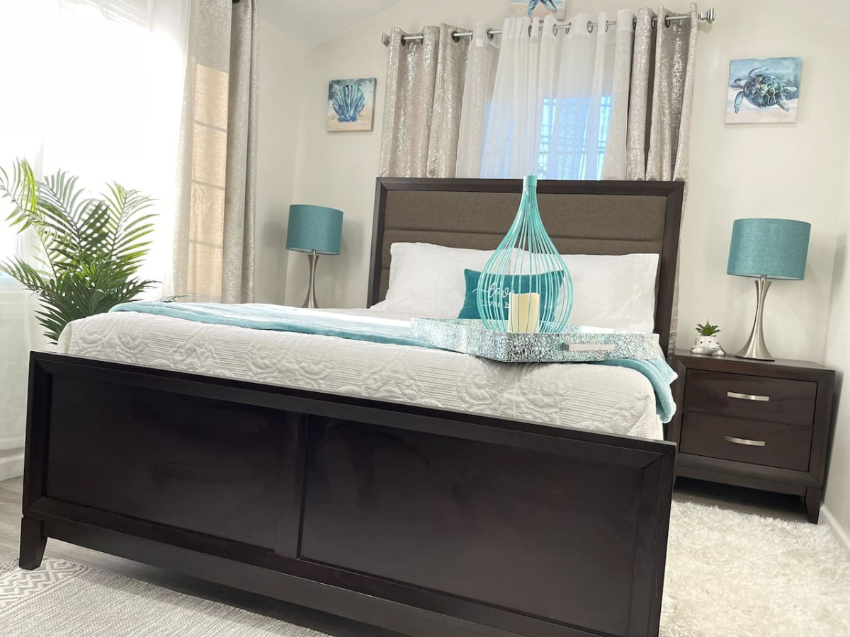 1st Bedroom Queen Bed with Smart tv