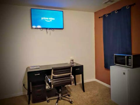 Every room in the Park House includes a mini fridge, a microwave, and a smart TV with Netflix, Amazon Prime Video, and a host of other streaming apps for your enjoyment.