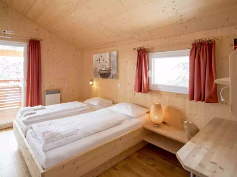 #12 mit IR-Sauna&Sprudelbad Innen
