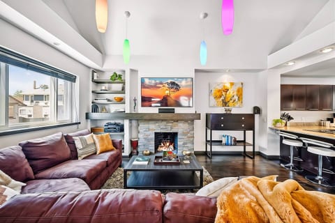 Wash Park Smart Home, Free Parking, Chef's Kitchen