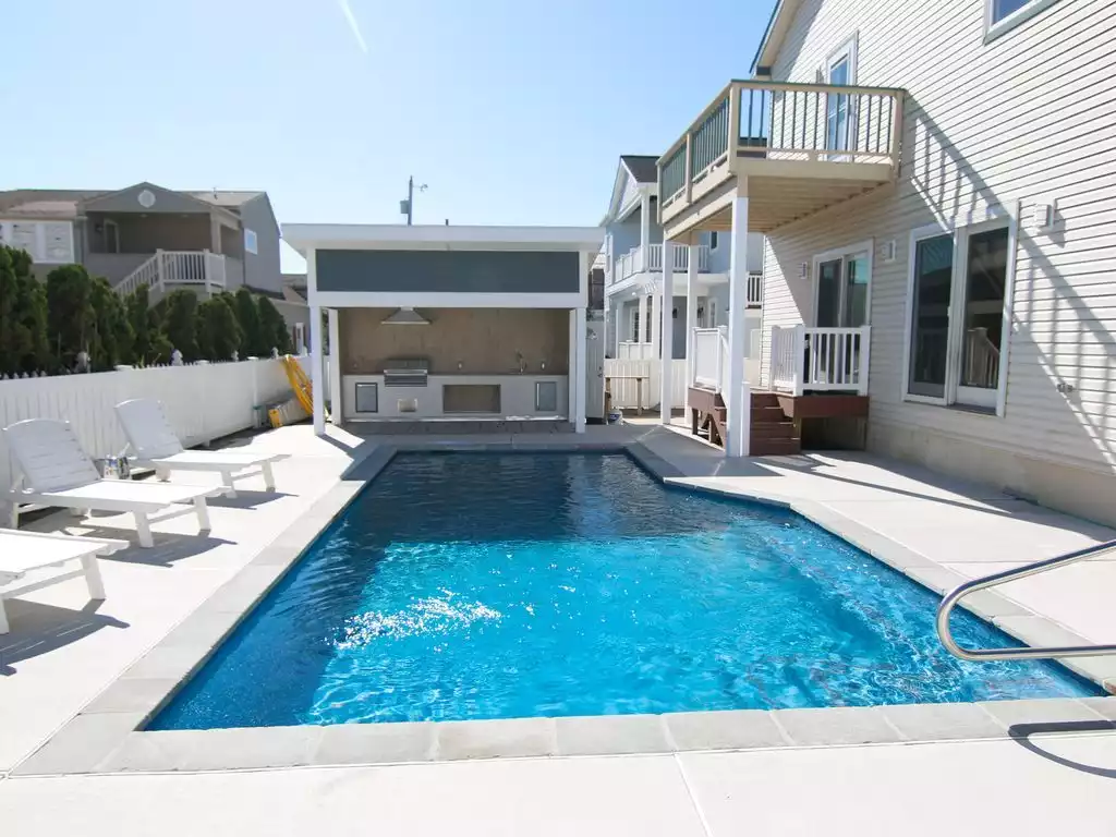 5th-house-from-beach-86th-st/