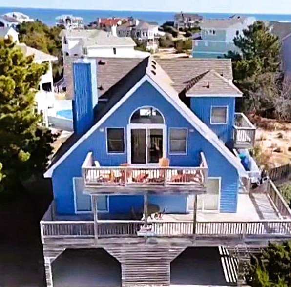 Front exterior Golden Dunes - Corolla, NC Private HEATED Pool