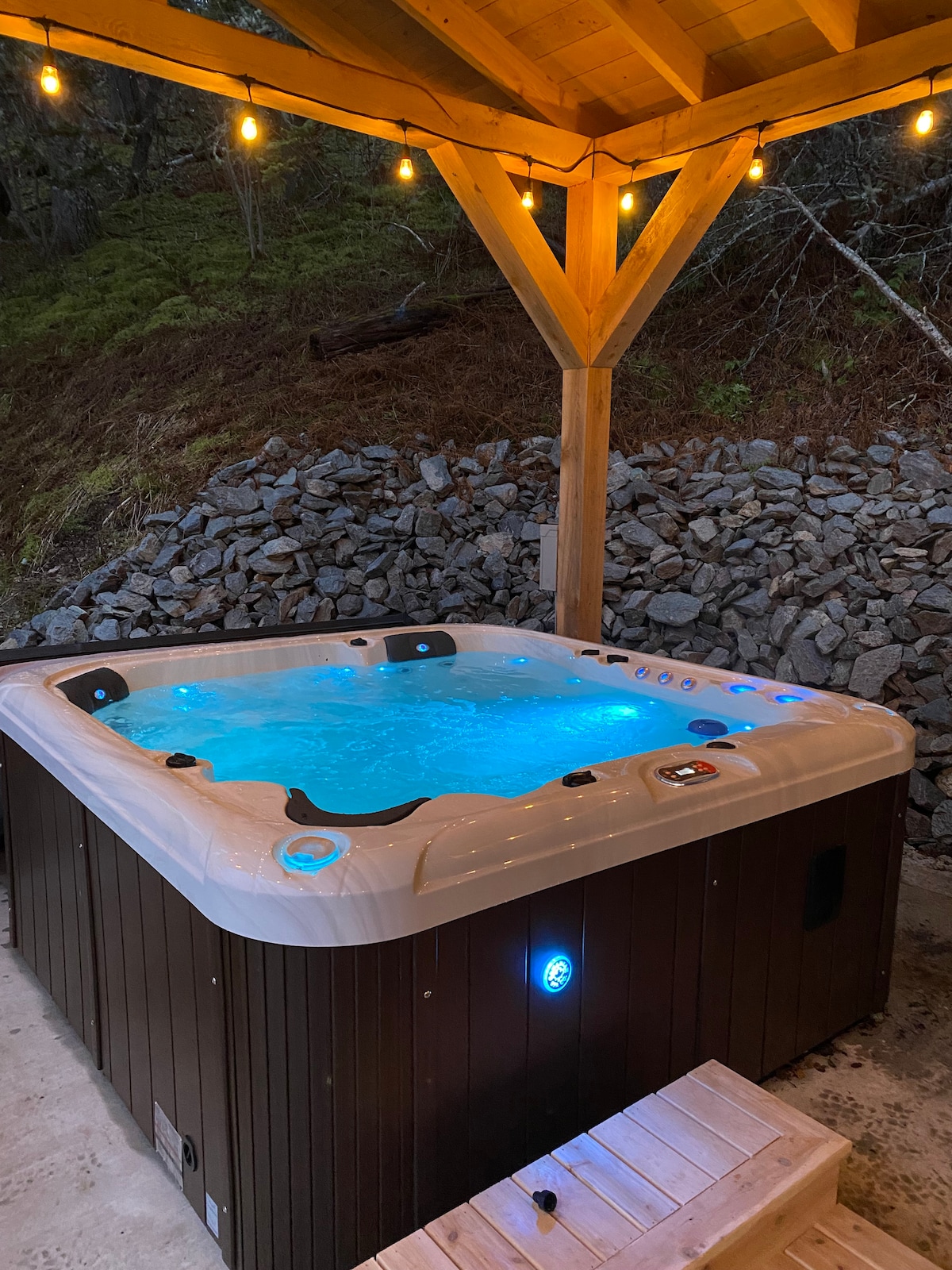 Cave View Cottages Corp.- The Blue Whale Cottage 