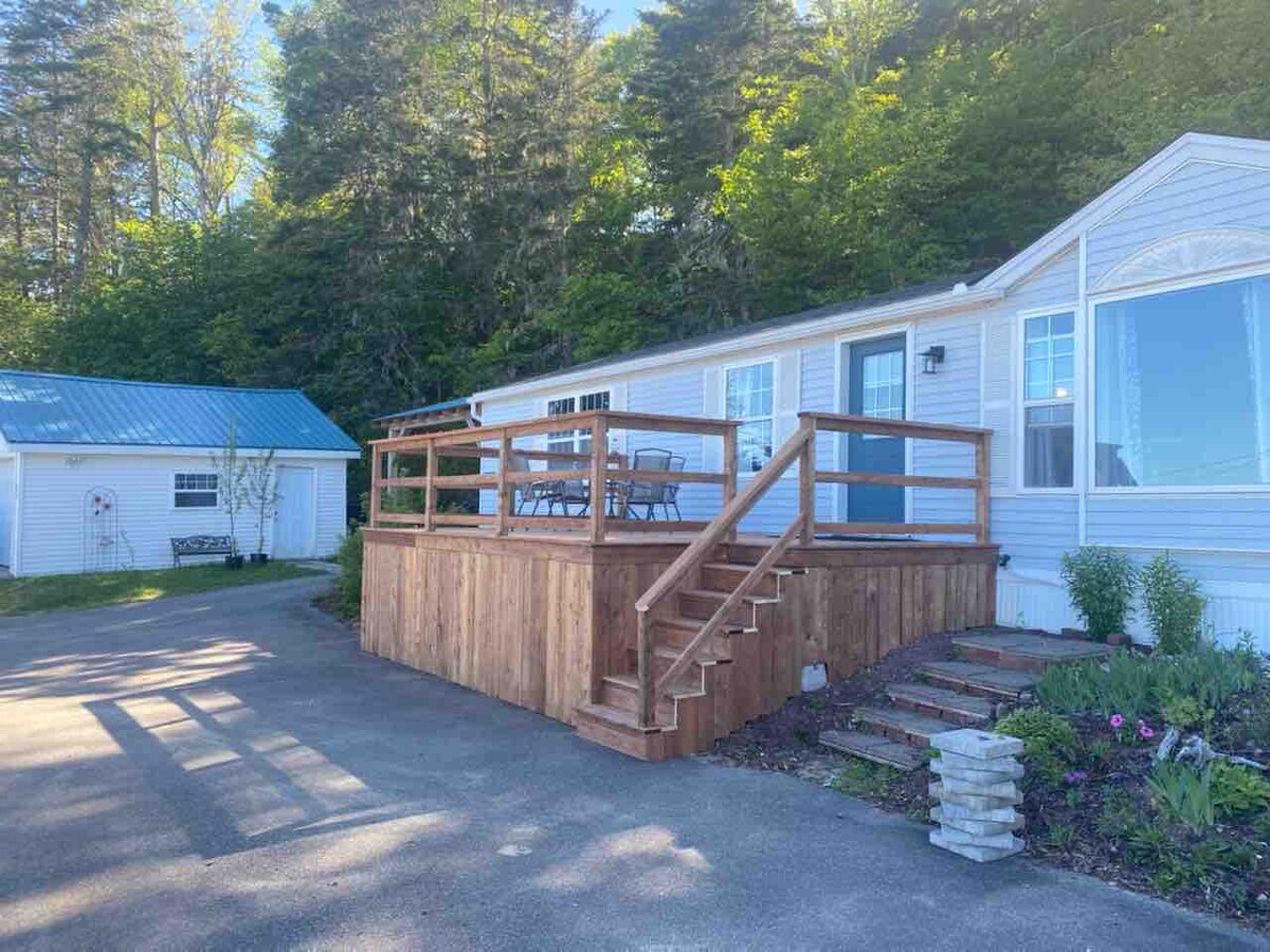 Cave View Cottages Corp.- The Blue Whale Cottage 