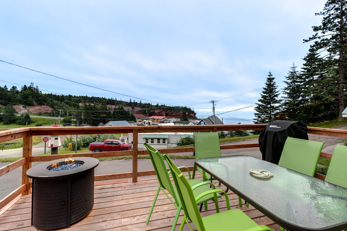 Cave View Cottages Corp.- The Blue Whale Cottage 