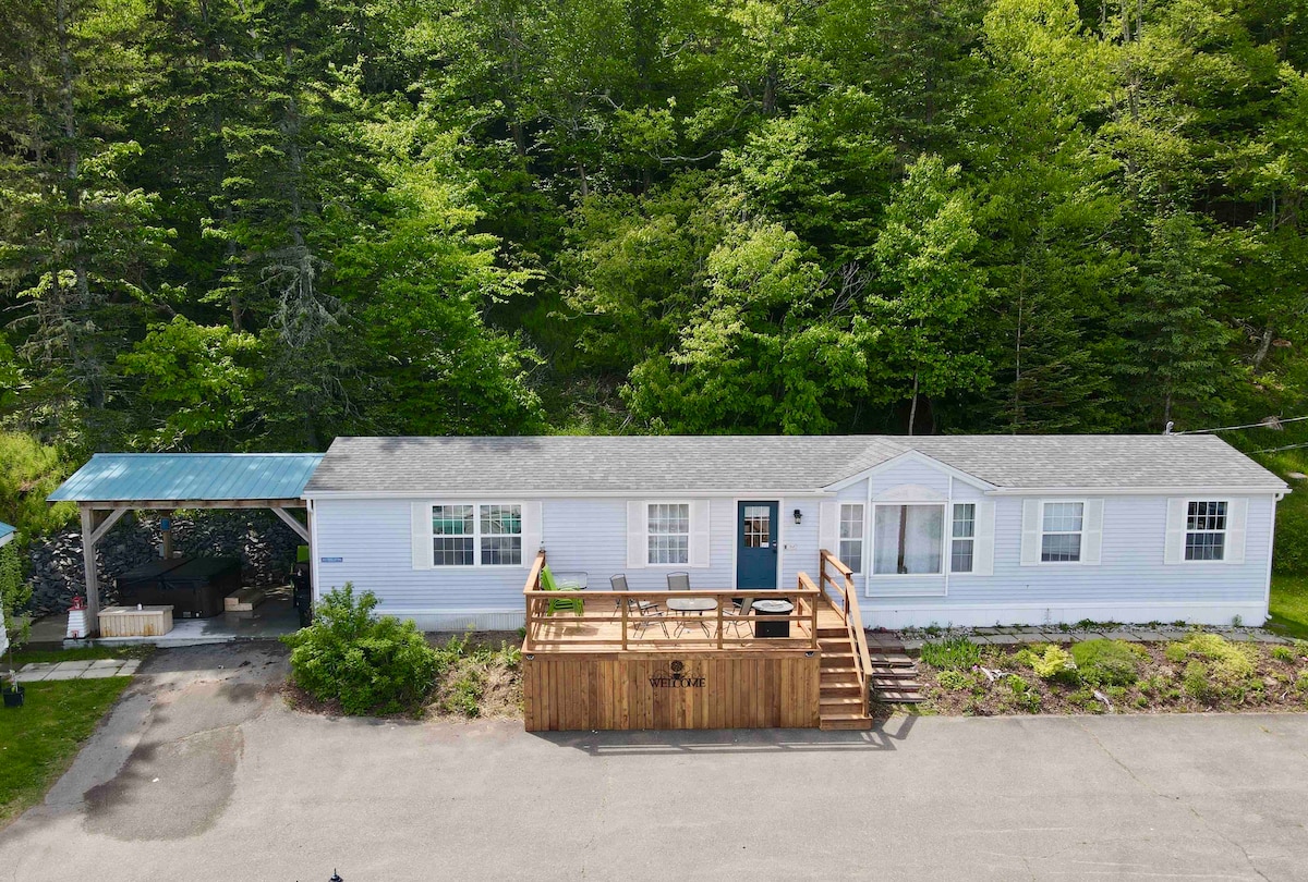 Cave View Cottages Corp.- The Blue Whale Cottage 