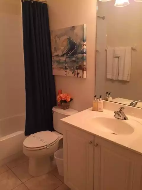 Guest bathroom with tub/shower combo for bedrooms 2 & 3