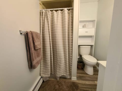 Studio Apartment near downtown Huron