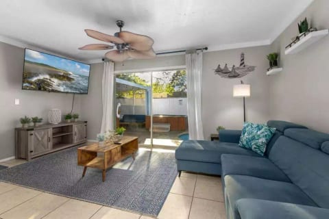 Largo Heated Pool + Hot Tub, sleeps 16, gameroom