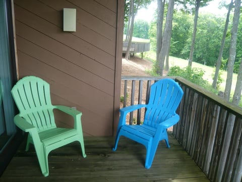 plastic patio chairs
