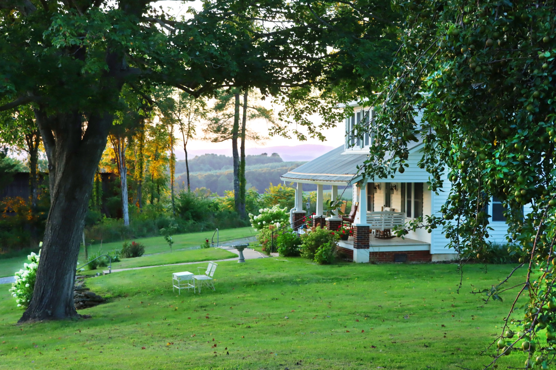Mountain Meadows Farmhouse Views/HotTub near River - Sparta Mountain Meadows Farmhouse Views/HotTub near River - Sparta