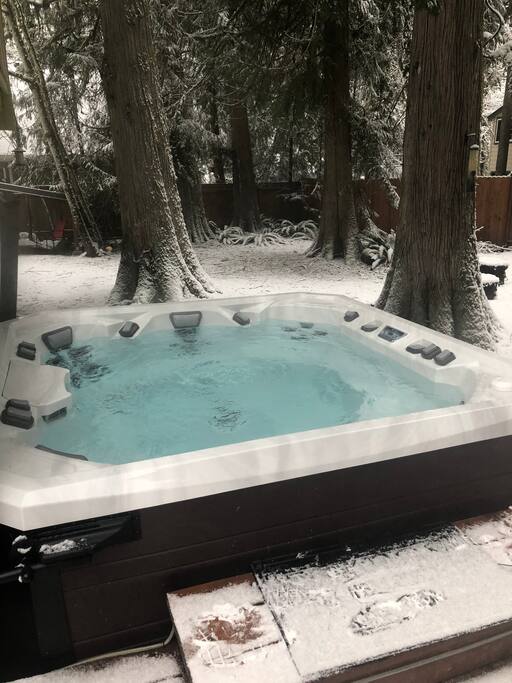 Cozy Mt Hood “Pickle Cabin”  Pool Open,fast Wi-Fi!