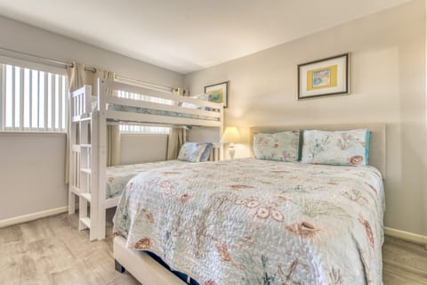 B402 | The Beach House Condominiums