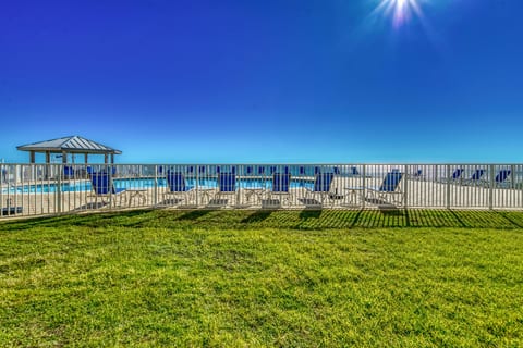 Step outside and enjoy the fresh ocean breeze!