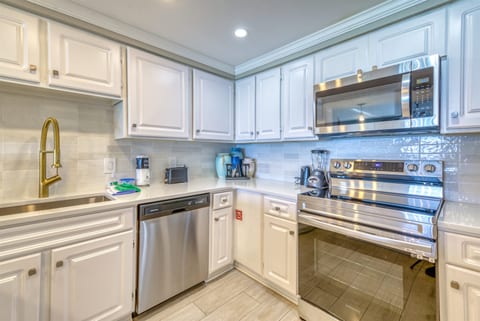 C302 | The Beach House Condominiums