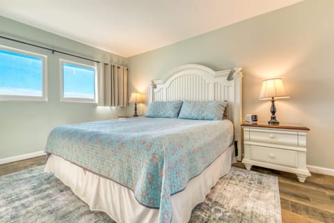 C303 | The Beach House Condominiums